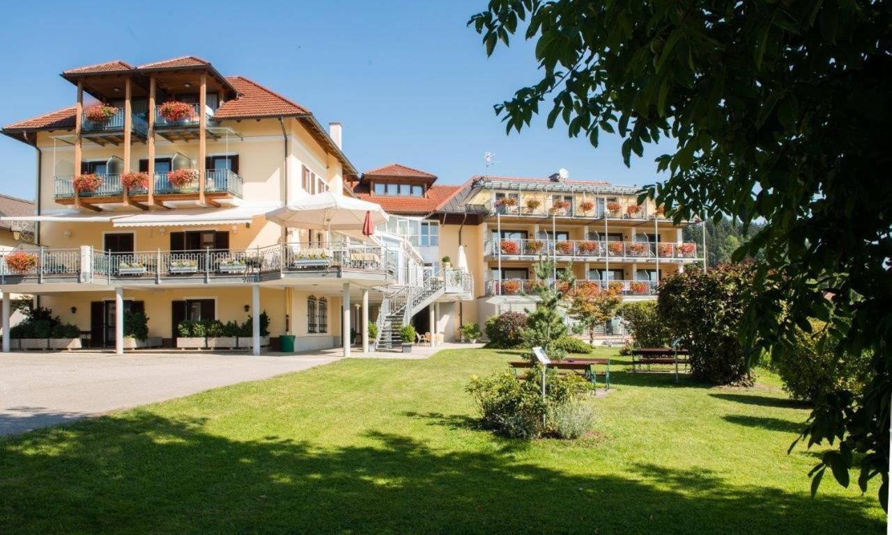 Hotel Seehof Санкт-Георген-ам-Ленгзе Экстерьер фото